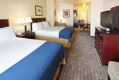 Holiday Inn Express Hotel & Suites Marshall image 14