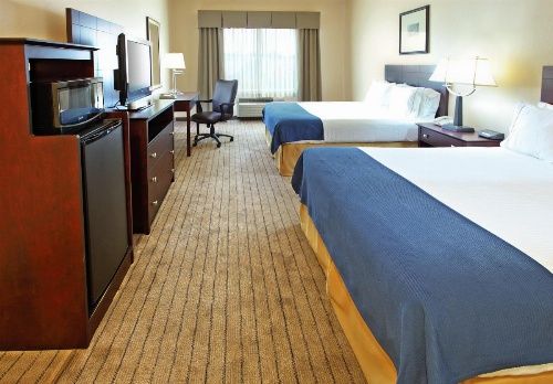 Holiday Inn Express Hotel & Suites Marshall image 17